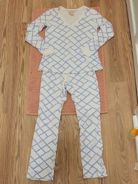 The Beaufort Bonnet Company Blue & White Patterned Pajama Set XS